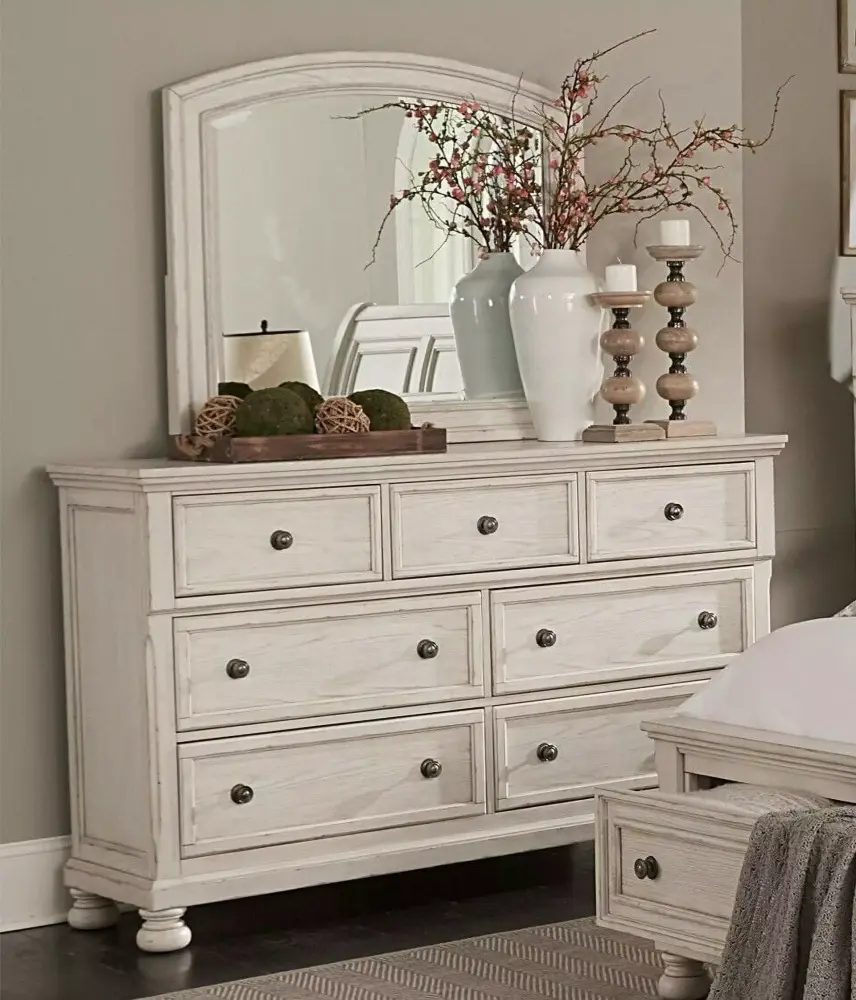 Timeless Style Platform California King Size Bed Set with Dresser Mirror and Nightstands in White Finish