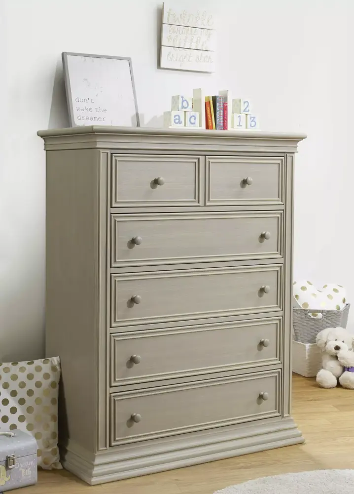 Sorelle Verona 5 Drawer Dresser in Elegant Design