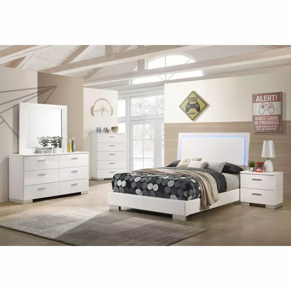 Coaster Felicity 4-Piece Faux Leather Full Size Bedroom Set in Glossy White - Modern Luxury