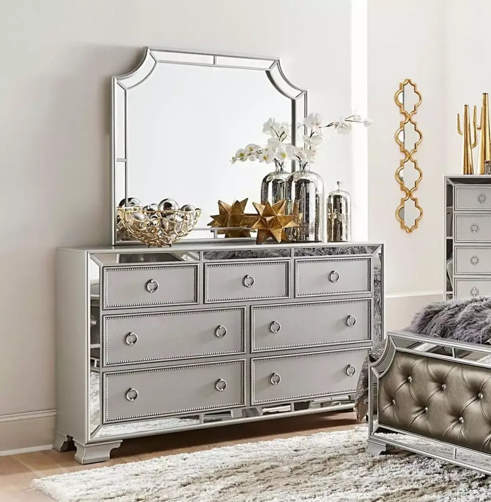 Glamorous Mirrored Framing 4pc California King Bedroom Set with Button-Tufted Design