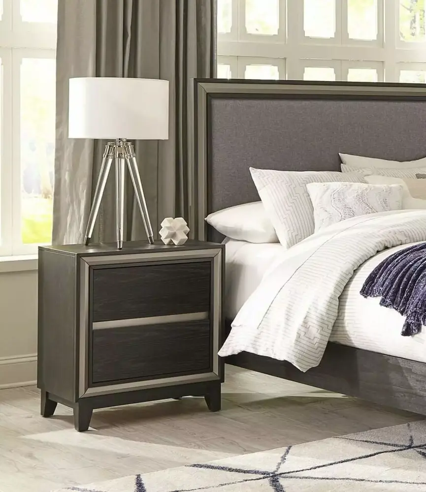 Modern 4pc Queen Bedroom Set with Ebony and Silver Finish Nightstand Dresser and Mirror