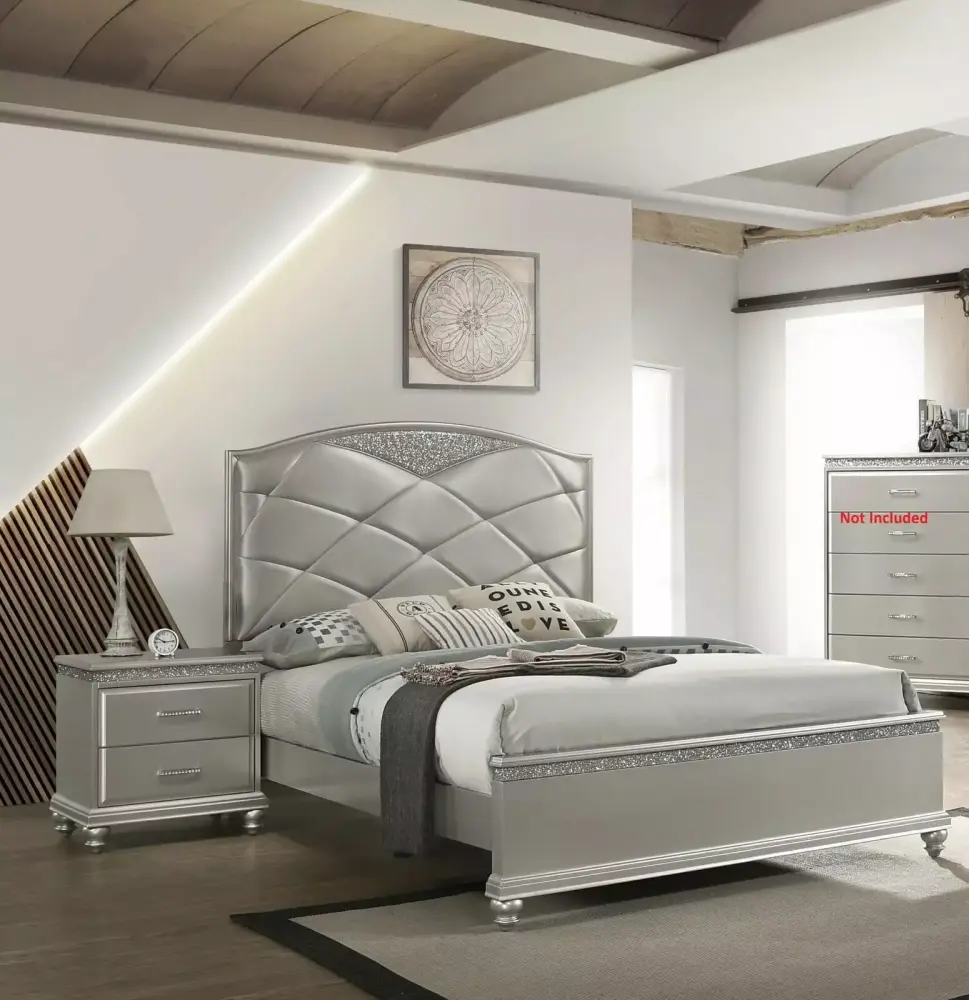 3pc Traditional Style Queen Size Panel Bed and Nightstands Set in Metallic Silver Finish