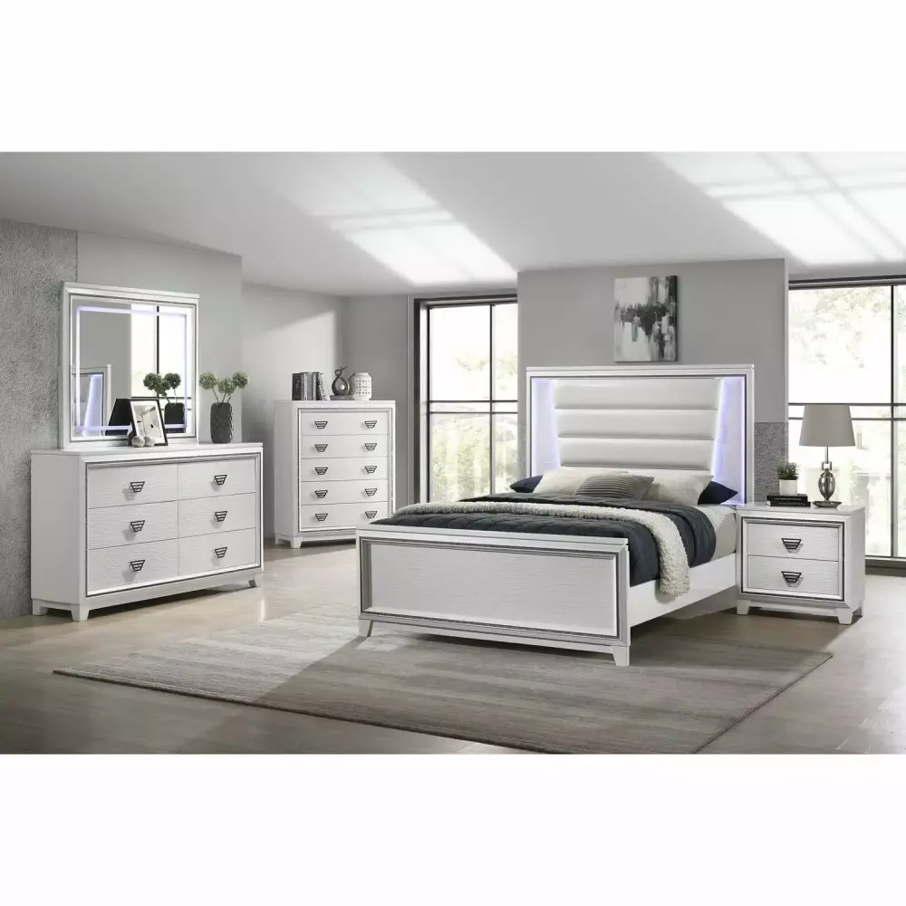 HomeStock Renaissance Perfectment King 3 Piece Bedroom Set in White