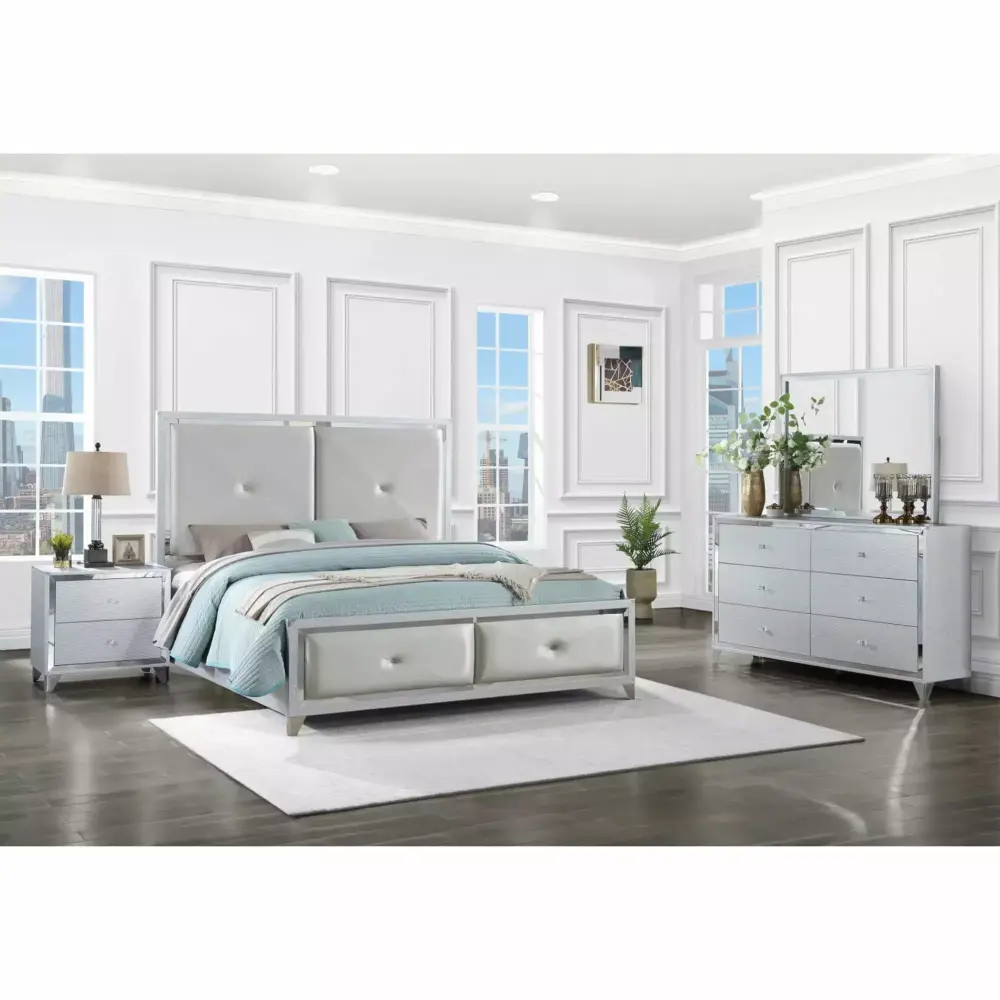 Coaster Larue 4-piece Modern Wood Tufted Eastern King Bedroom Set in Silver Finish