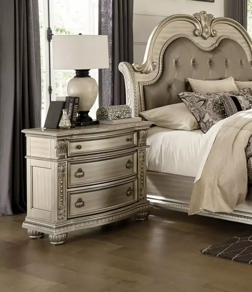 Opulent Traditional 4pc Eastern King Size Tufted Bedroom Set with Nightstand Dresser Mirror in Silver
