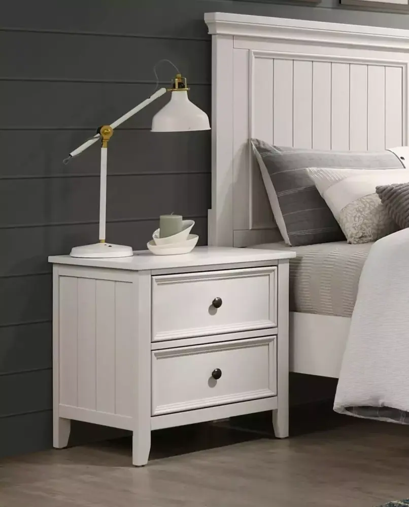 Timeless White Finish 5pc King Bedroom Set with Nightstands Dresser and Mirror