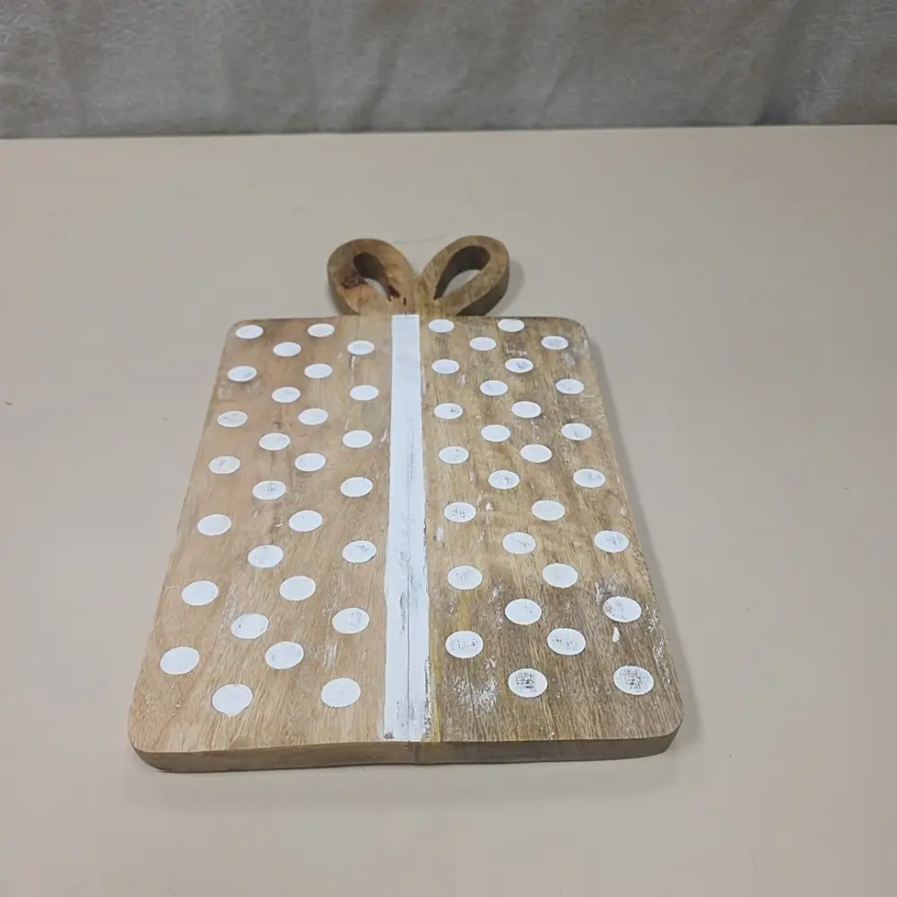 WHITE DOT CUTTING BOARD