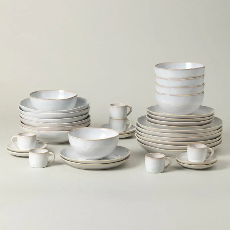 Brisa 30-Piece Dinnerware Place Coffee Cup and Saucer