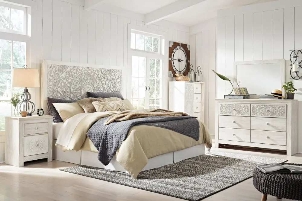 Paxberry - Dresser, Mirror - Medallion Drawer Pulls - Whitewash