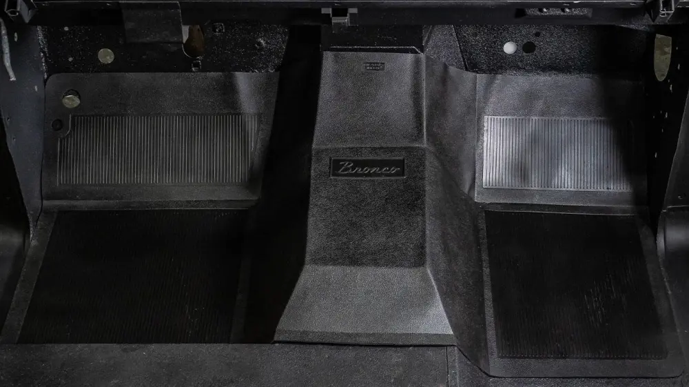 Black Front Floor Mat w/Bronco Script - OE STYLE