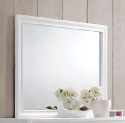 Naima - Pared-down Design Mirror