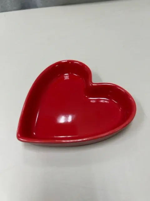 RUBY CERAMIC HEART DISH