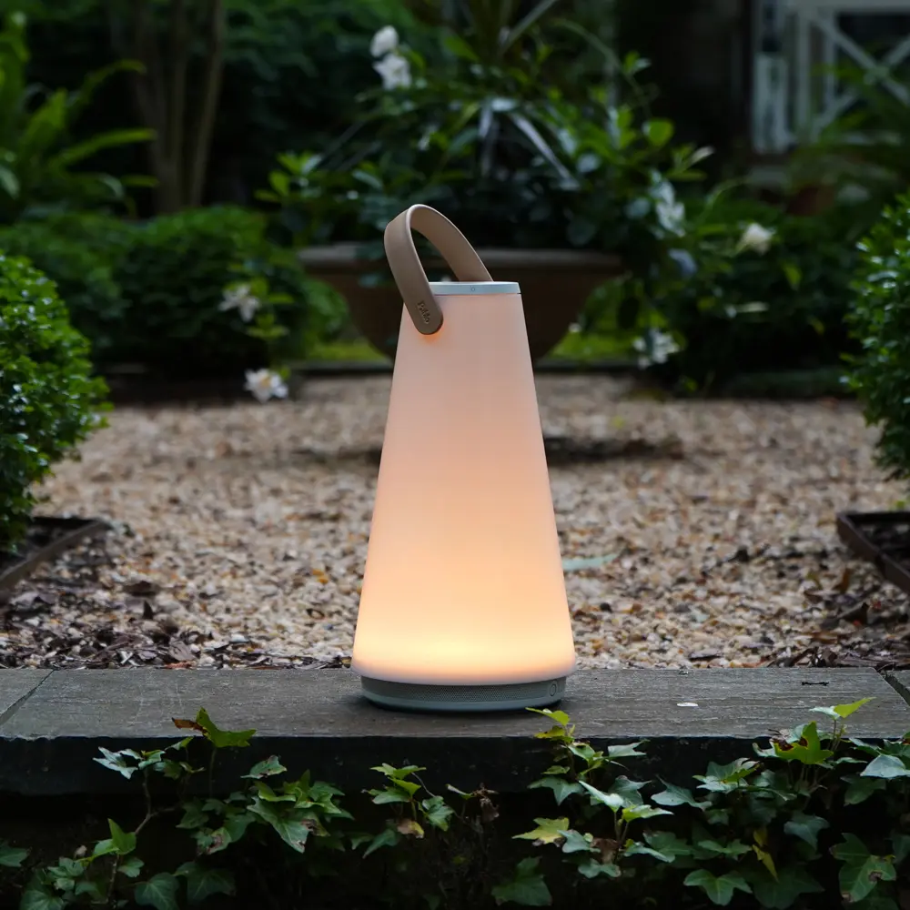 Color-Changing Uma LED Table Lamp