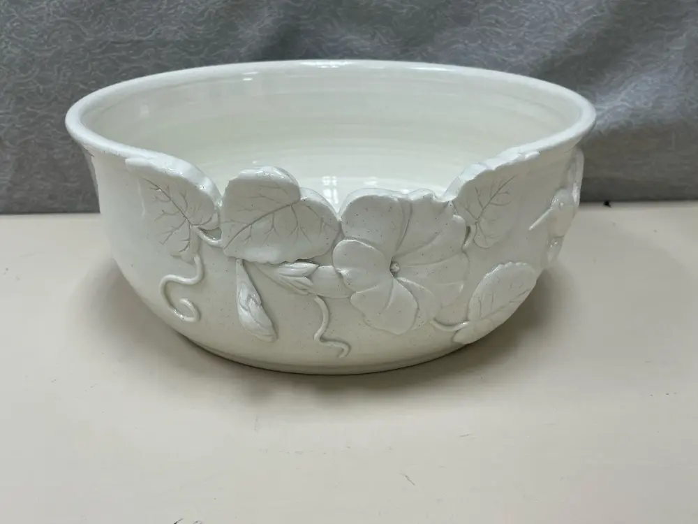 CREAM CERAMIC FLORAL BOWL
