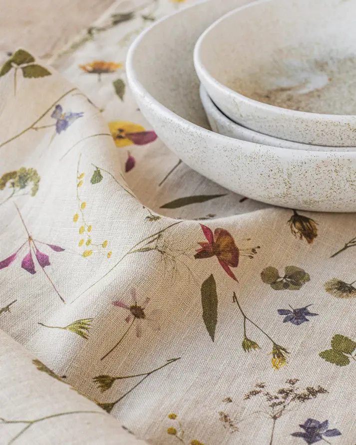 Stain-Resistant Polyester BOTANICAL PRINT TABLE RUNNER 20" x 79"
