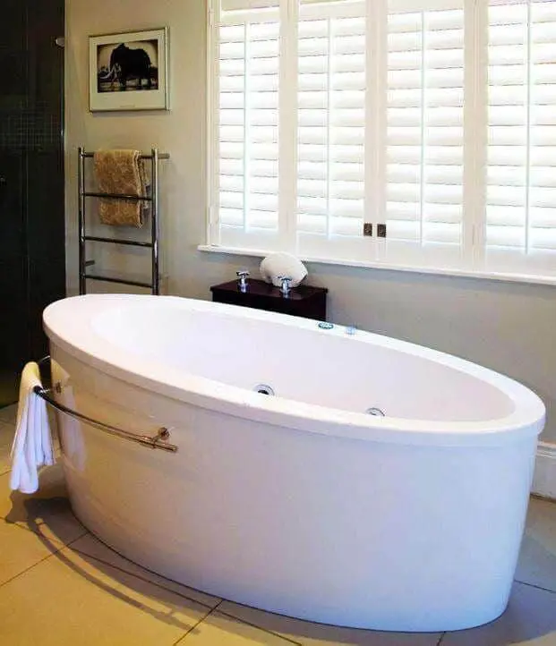 Amba Jeeves J Straight Hardwired Towel Dryer - 20.5"w x 31"h